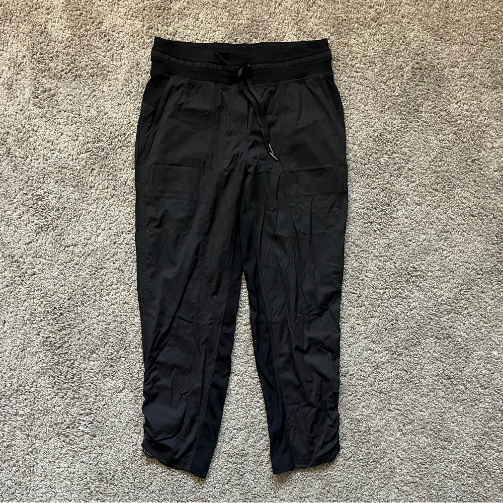 Lululemon Black Dance Studio Crop Pants 25” Inseam Women’s Size 6